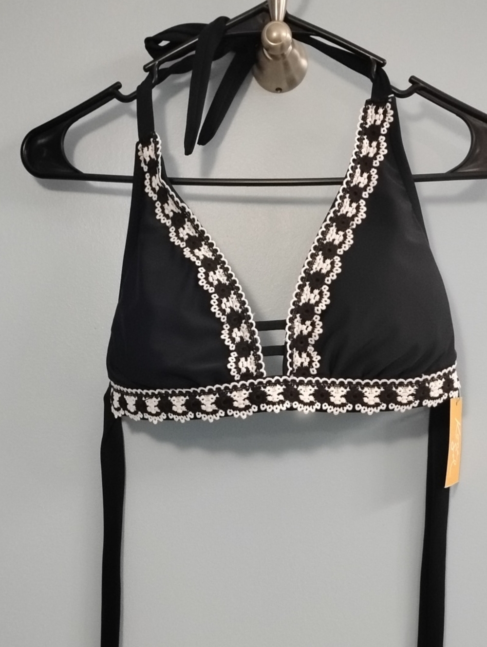 NWT Kona Sol Black Bikini Top with Cream Crochet Trim Size Medium